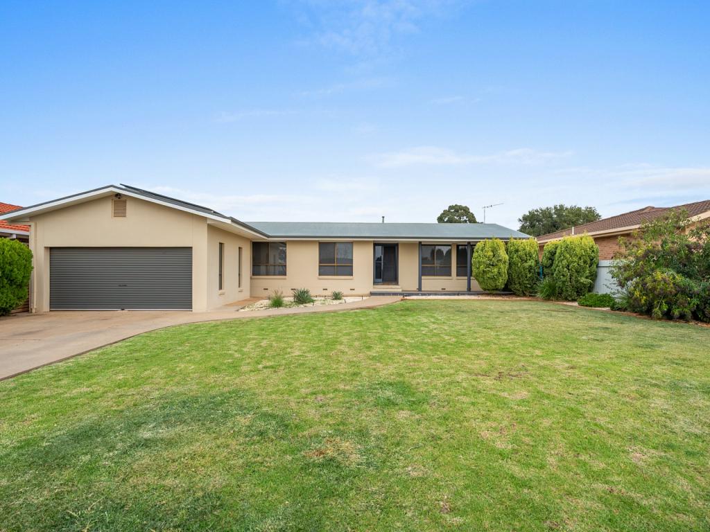 22 Clifton Bvd, Griffith, NSW 2680