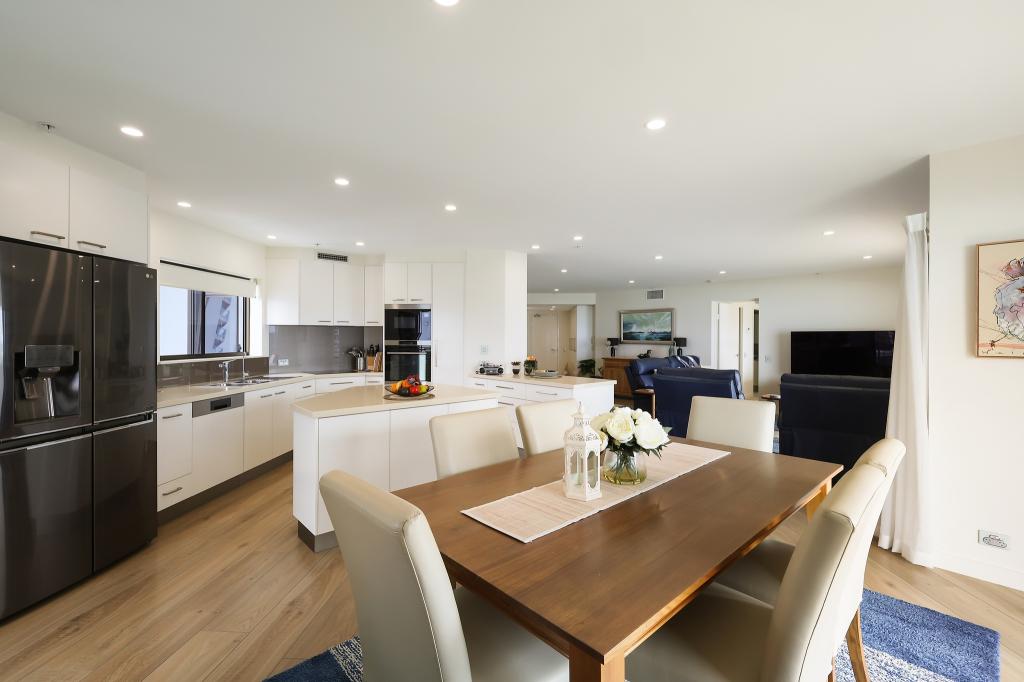 125/8 Admiralty Dr, Paradise Waters, QLD 4217