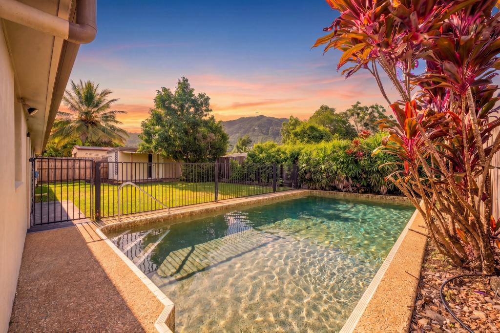 4 Ixora Ct, Mooroobool, QLD 4870