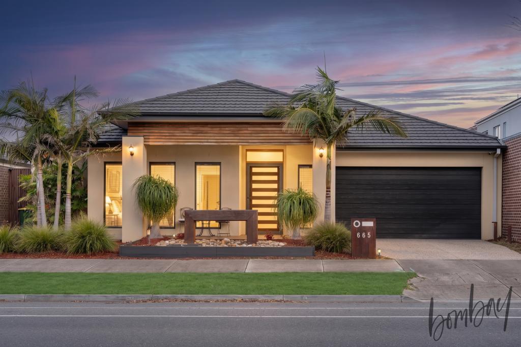 665 Grand Bvd, Mickleham, VIC 3064
