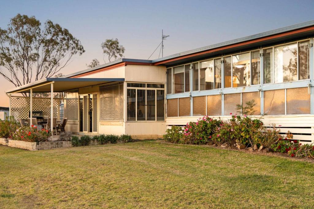 34 Lipp Rd, East Greenmount, QLD 4359