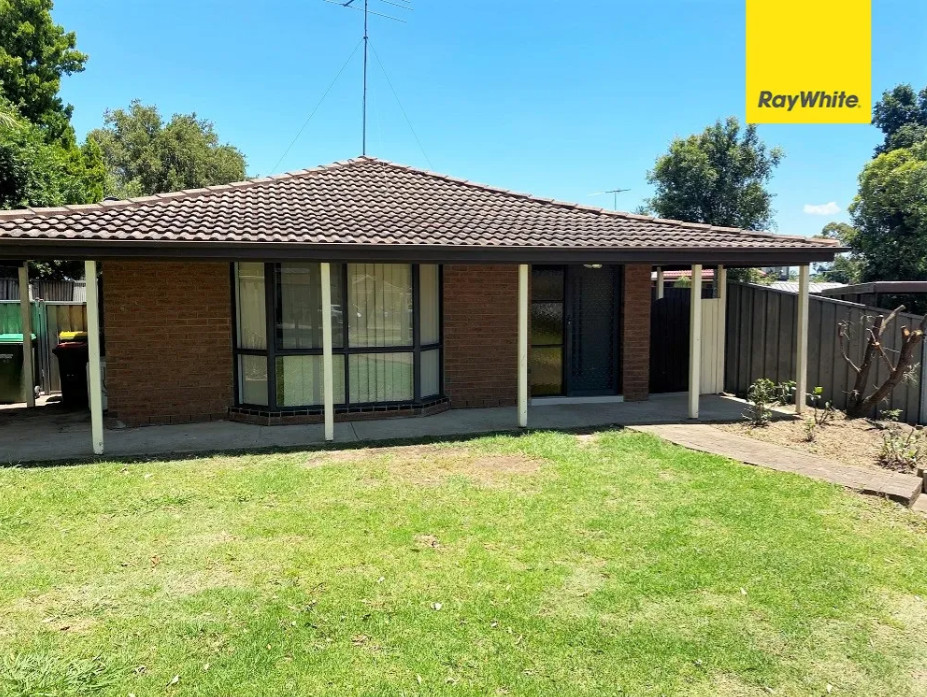 42 Haultain St, Minto, NSW 2566