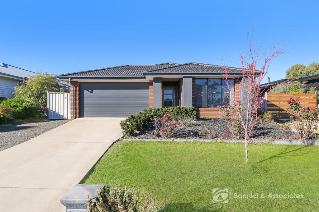 4 Mann Ct, Beechworth, VIC 3747