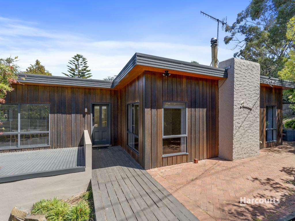 4 Churchill Rd, Taroona, TAS 7053