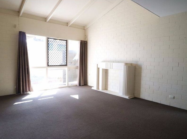 7 Chamberlain Rd, Rivervale, WA 6103