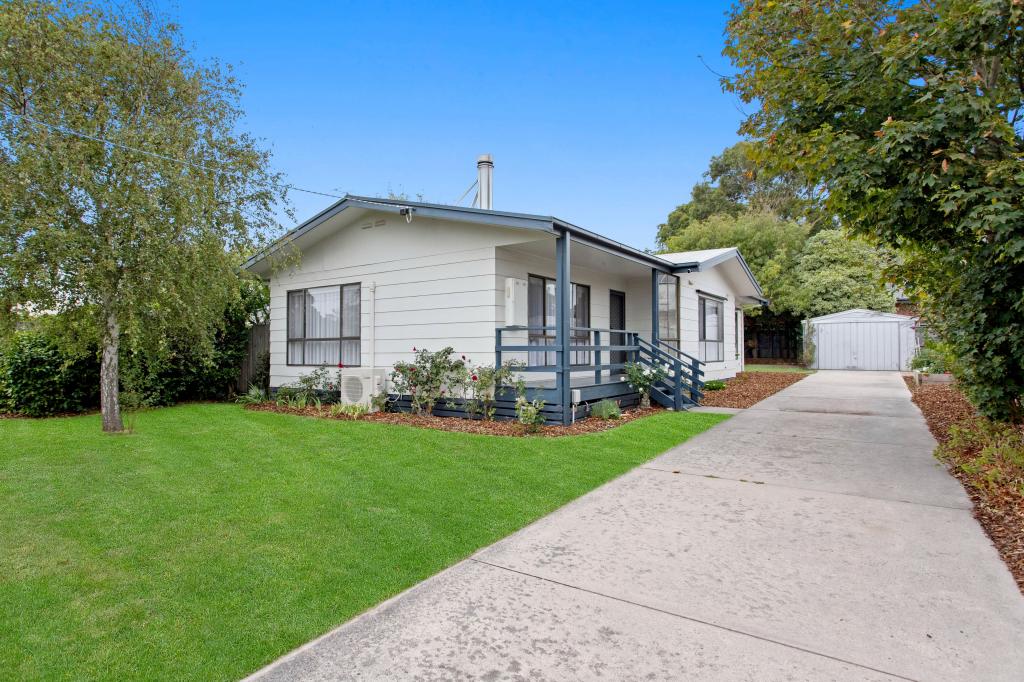33 Wonthaggi Rd, Inverloch, VIC 3996