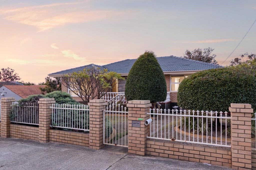 547 Morley Dr, Morley, WA 6062