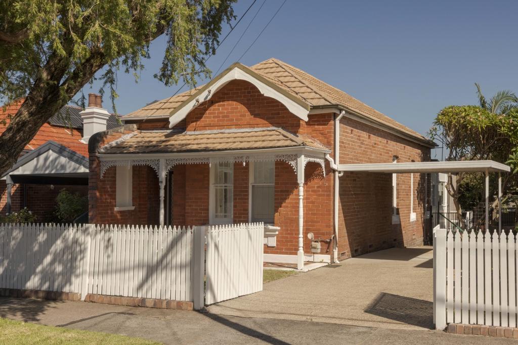 133 Duntroon St, Hurlstone Park, NSW 2193