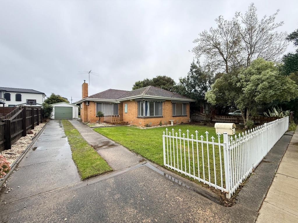 34 Campbell Pde, Cranbourne, VIC 3977