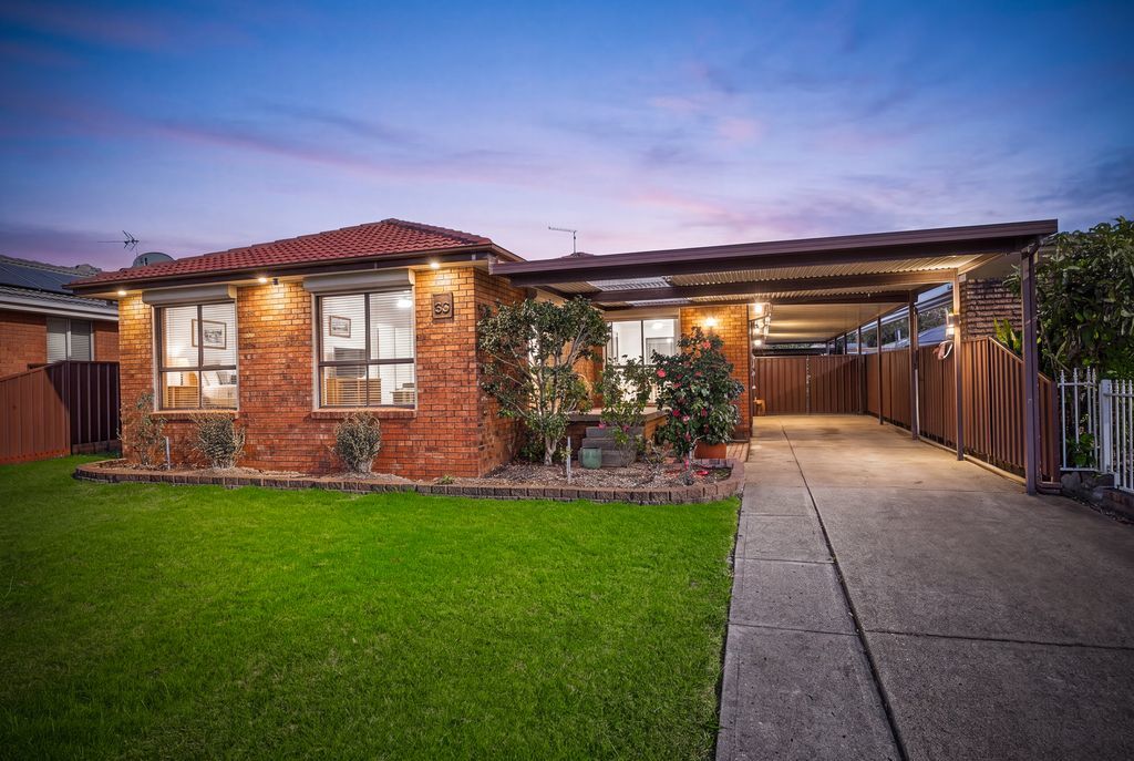 35 THE GRANDSTAND, ST CLAIR, NSW 2759