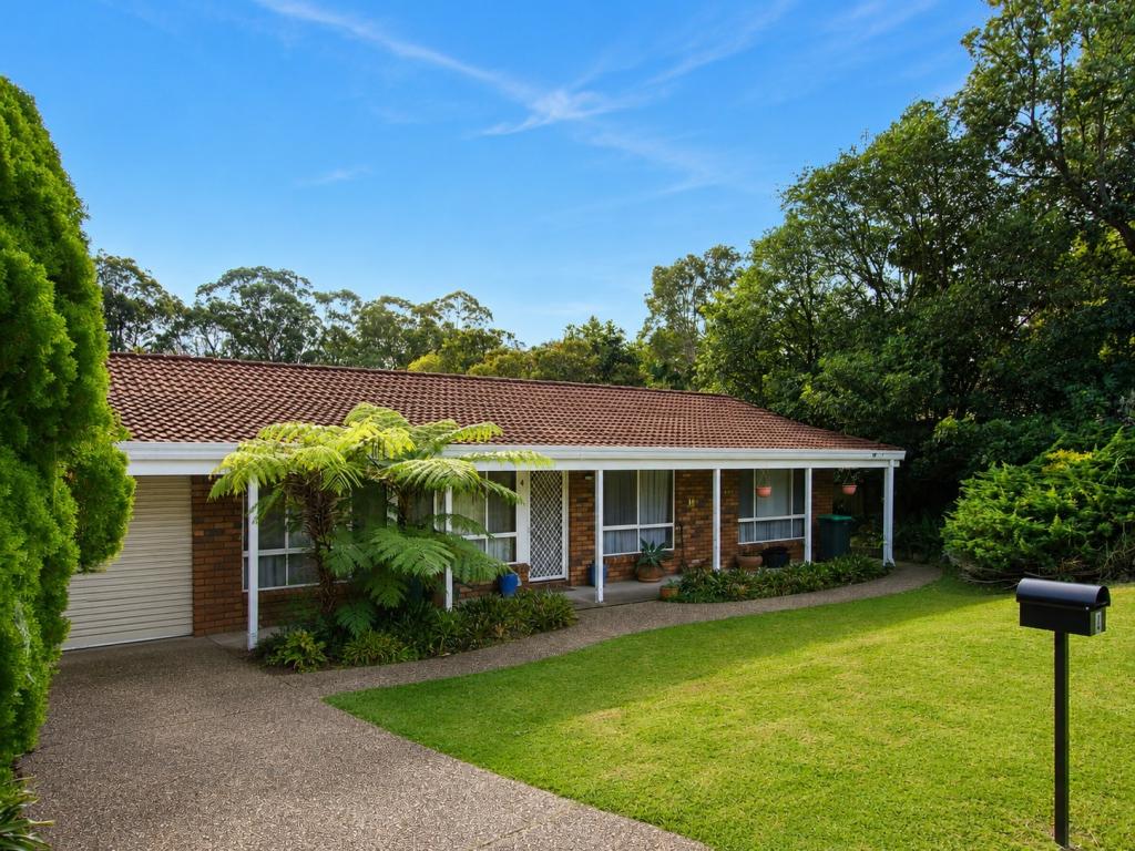4 Sturt Pl, Denhams Beach, NSW 2536