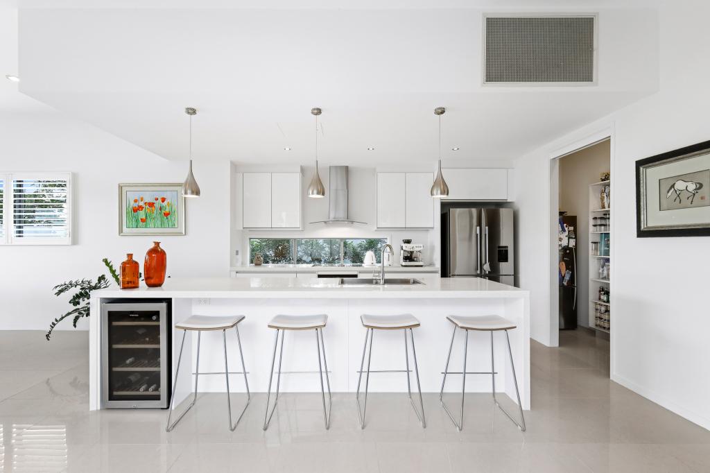 2016 THE BOULEVARDE, BENOWA, QLD 4217