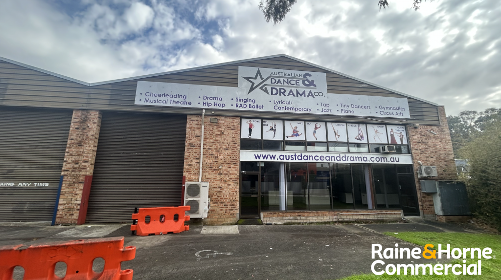323 Newbridge Rd, Moorebank, NSW 2170