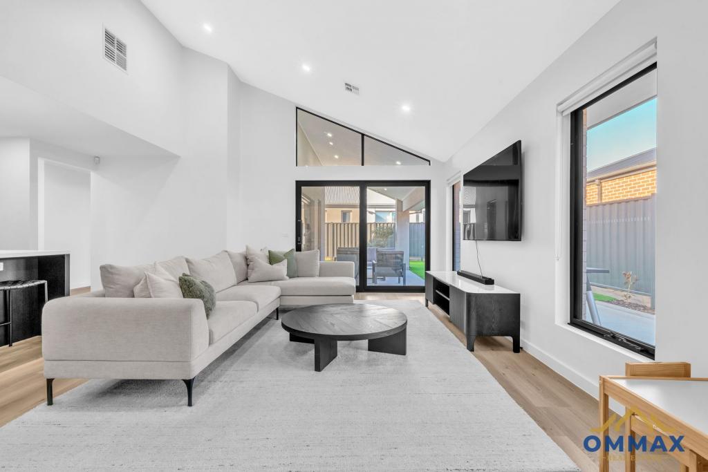 35 Saltaire Dr, Strathtulloh, VIC 3338