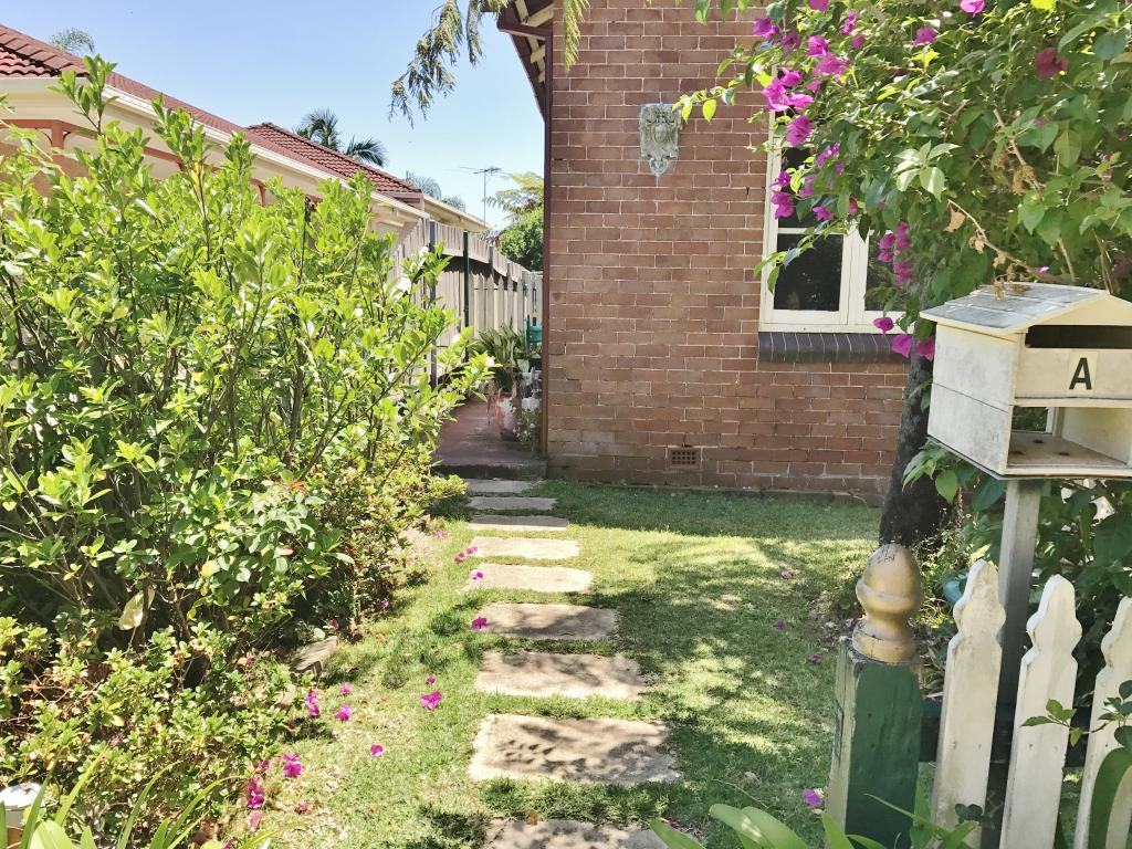52A PRETORIA PDE, HORNSBY, NSW 2077