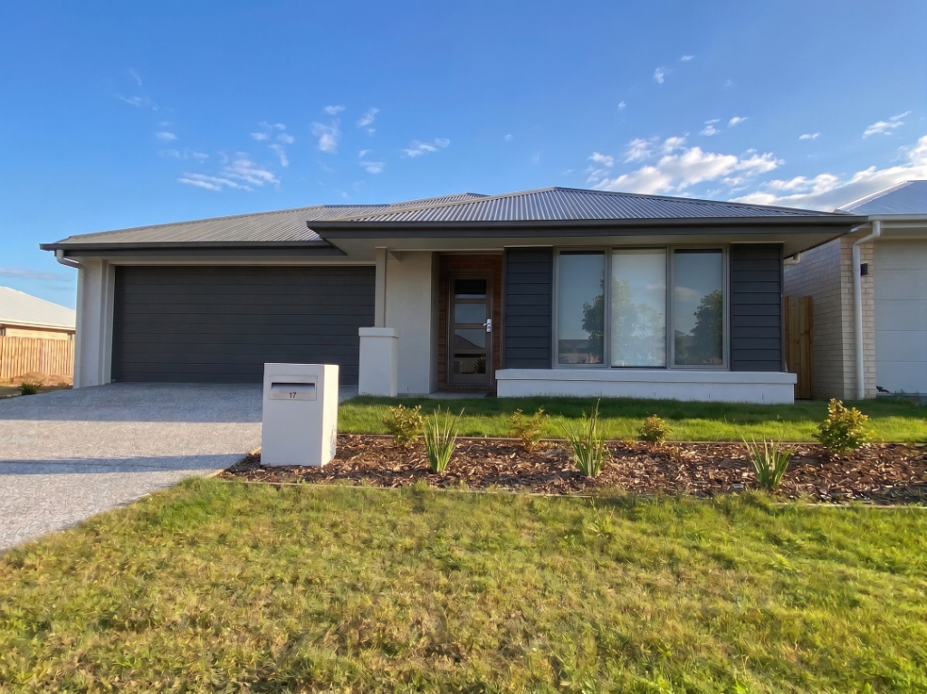 17 Matterhorn Way, White Rock, QLD 4306