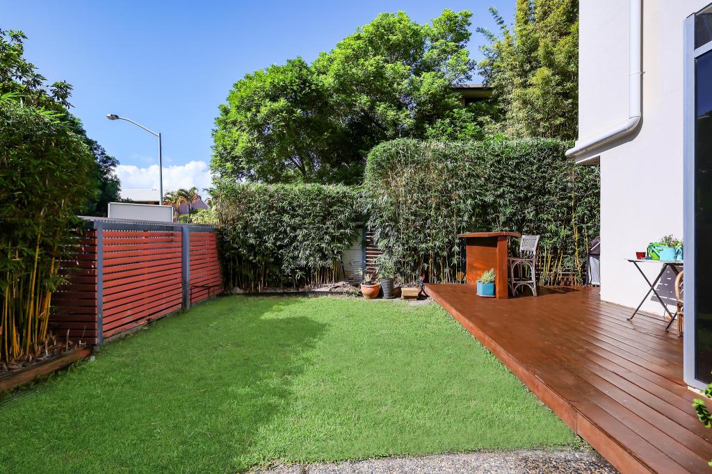 1/6 Nalla Ct, Palm Beach, QLD 4221