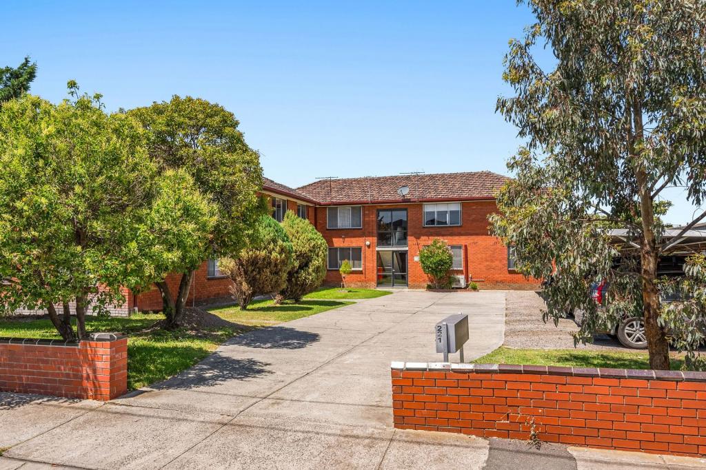 2/221 Blackshaws Rd, Altona North, VIC 3025
