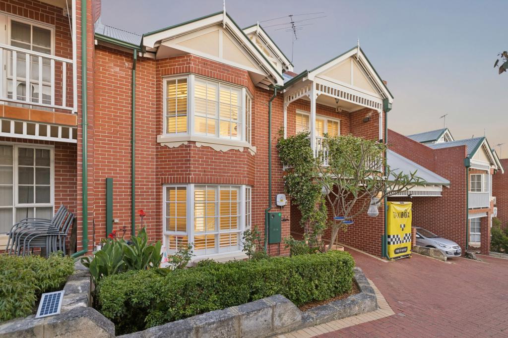 2/61 KIRKHAM HILL TCE, MAYLANDS, WA 6051