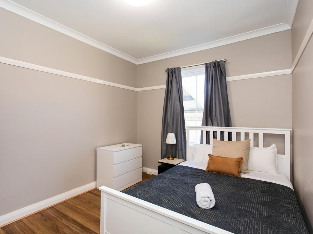 Room 2/12 Spring St, Young, NSW 2594