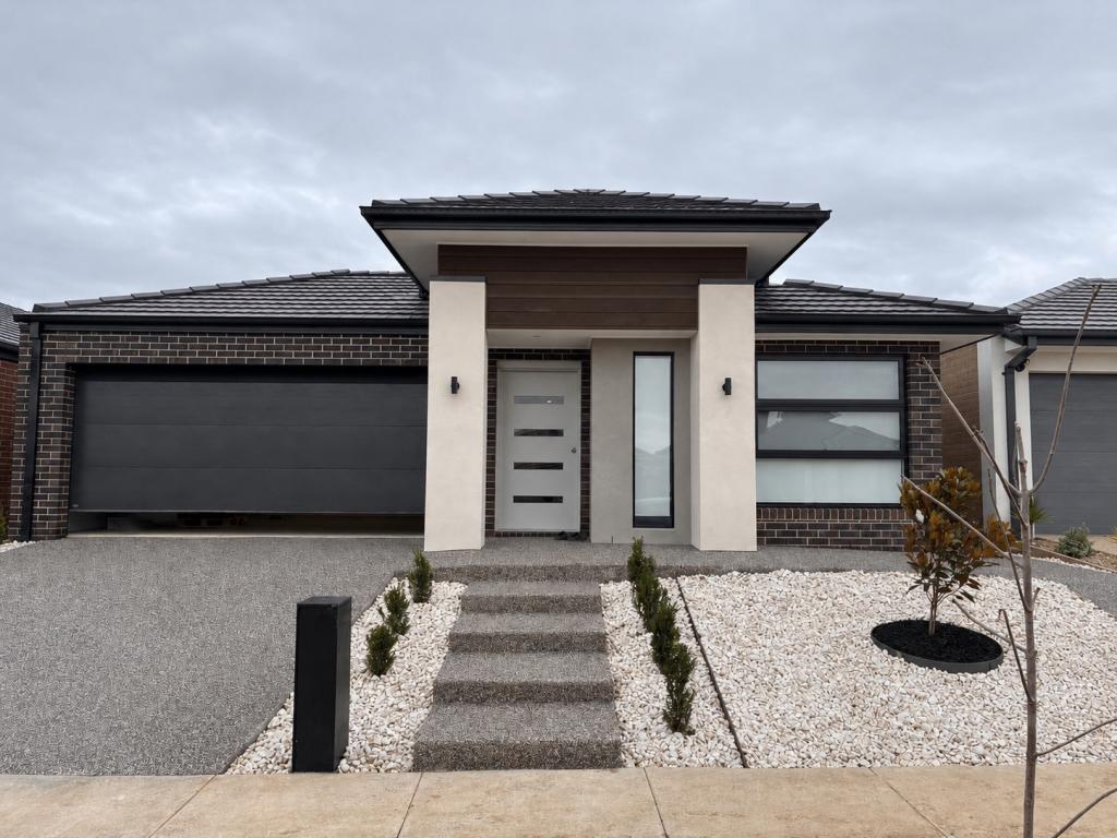 27 Allansford Cres, Armstrong Creek, VIC 3217