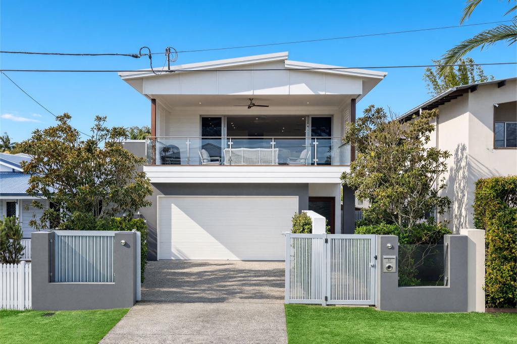 27 Outram St, Lota, QLD 4179