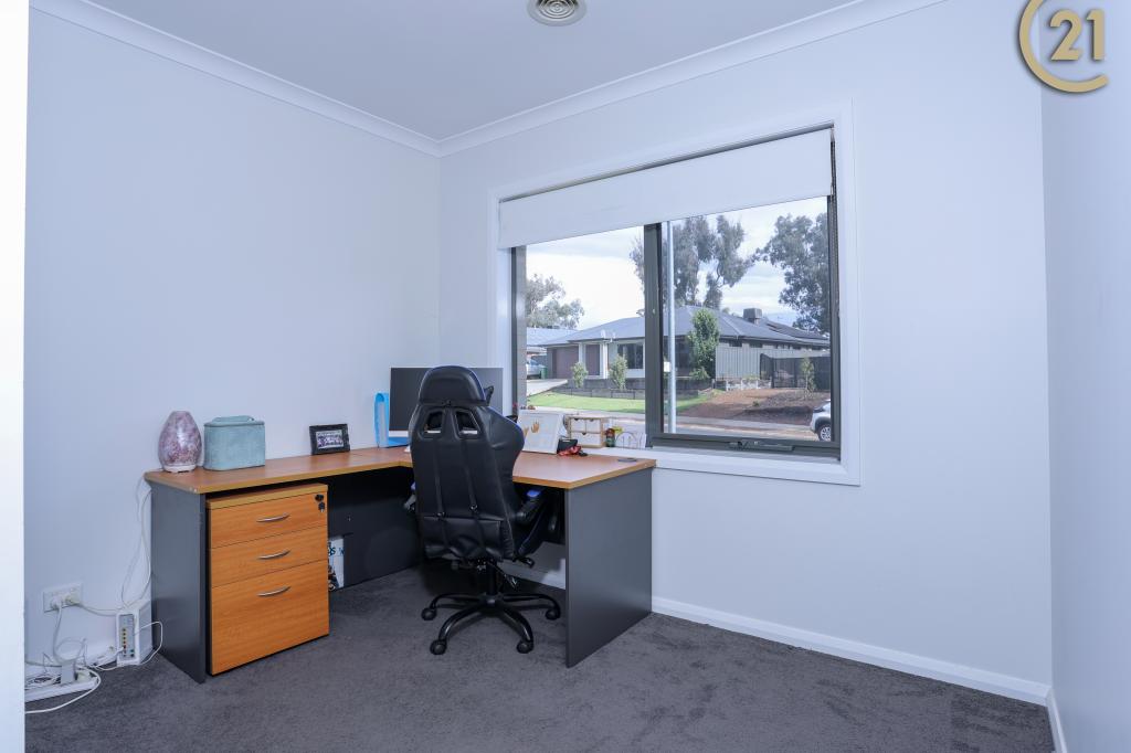 11 Kerrford Dr, Thurgoona, NSW 2640