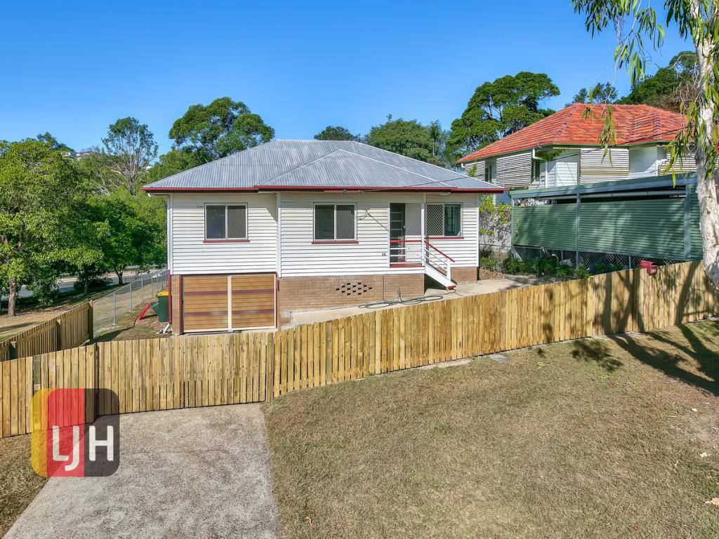 26 Matthews St, Stafford, QLD 4053