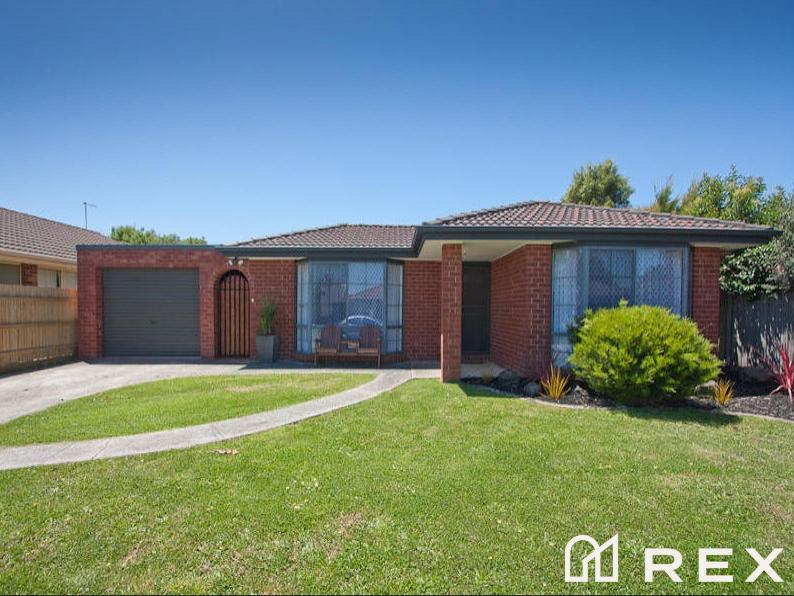 3 BLUE GUM CT, NARRE WARREN, VIC 3805