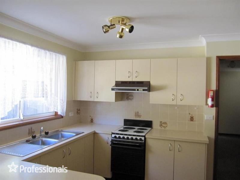 18 Maybern Cl, North Nowra, NSW 2541