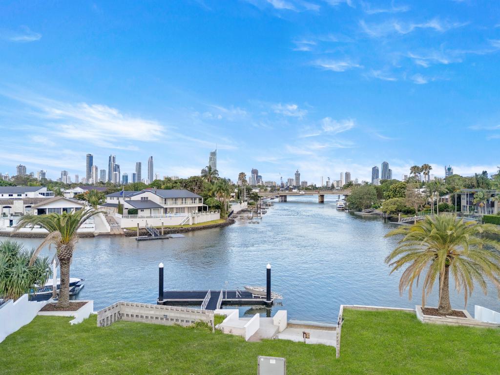 6 Emu Ct, Bundall, QLD 4217