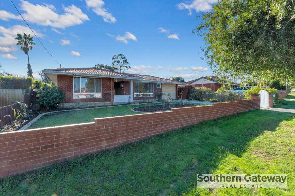 17 Adamson Rd, Parmelia, WA 6167