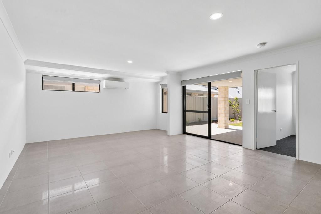 25 Lunarossa Dr, Two Rocks, WA 6037