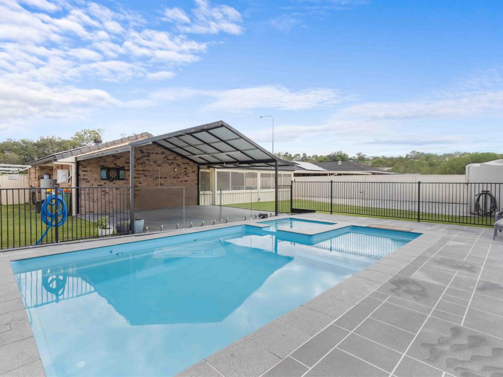 93 Universal St, Oxenford, QLD 4210