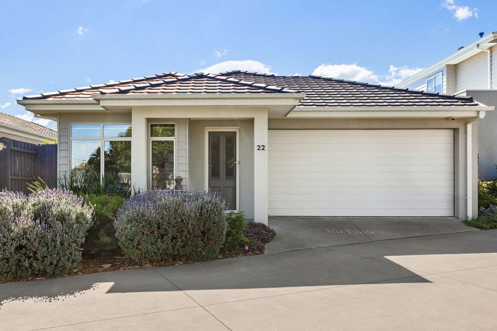 22 OAKWOOD CT, ROSEBUD, VIC 3939