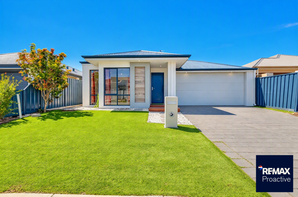 15 GOVAN RD, CANNING VALE, WA 6155