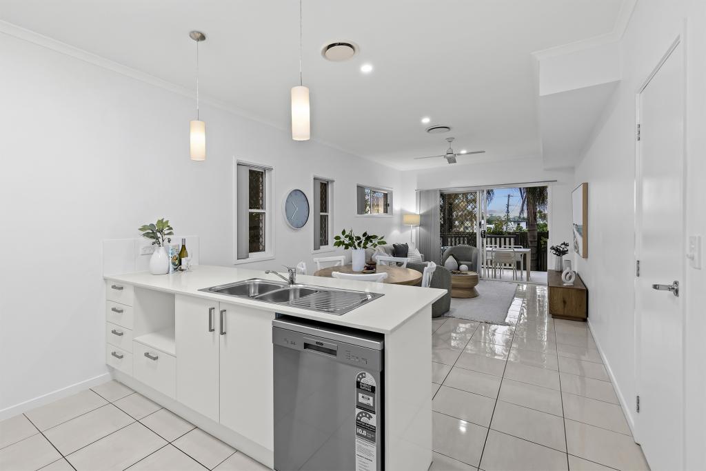 1/15 BURDEKIN ST, GAYTHORNE, QLD 4051