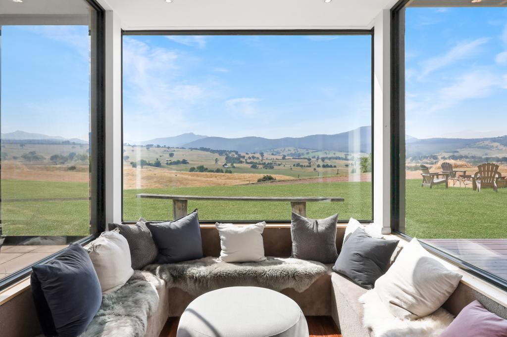 105 School Lane, Merrijig, VIC 3723