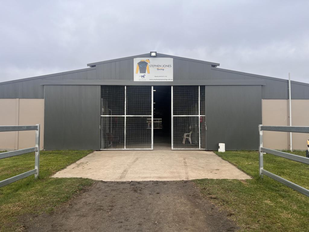 2/3 GOLDEN SLIPPER PL, SCONE, NSW 2337