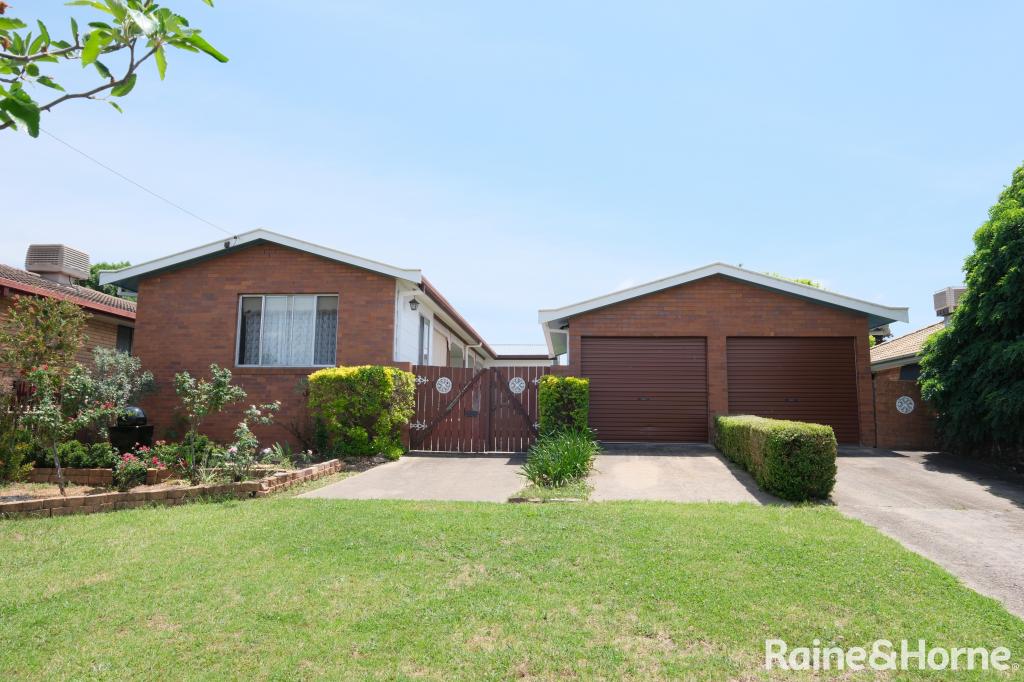 12 Woodland Ave, Inverell, NSW 2360