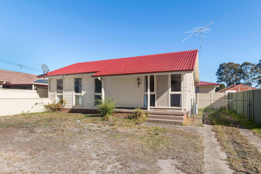 39 Lae Rd, Holsworthy, NSW 2173