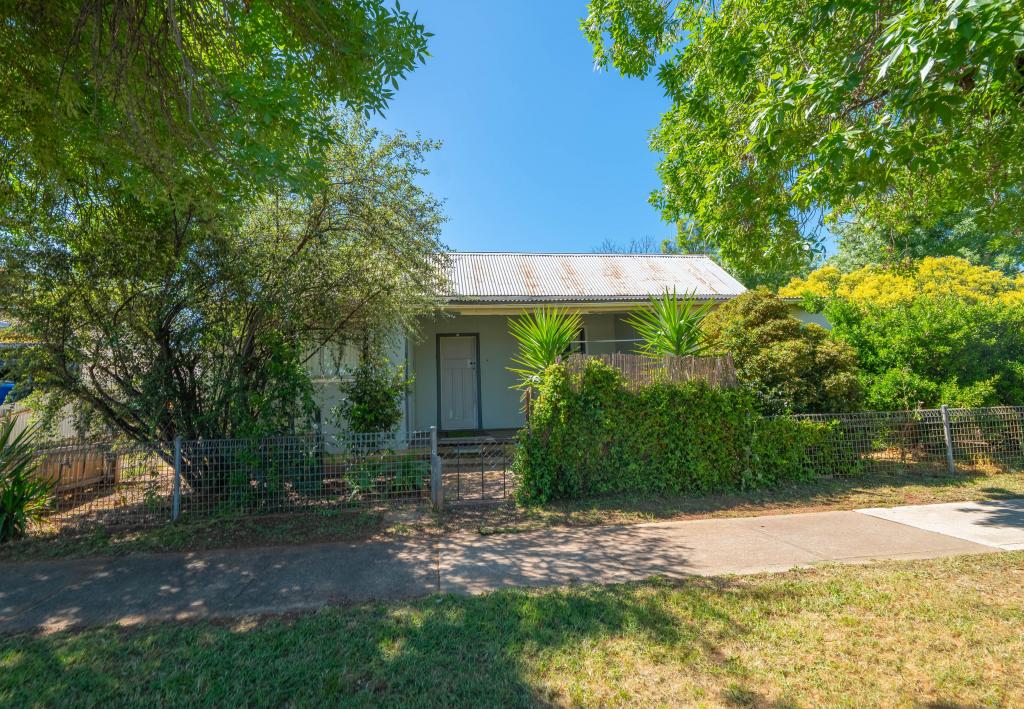 11 CLARINDA ST, PARKES, NSW 2870