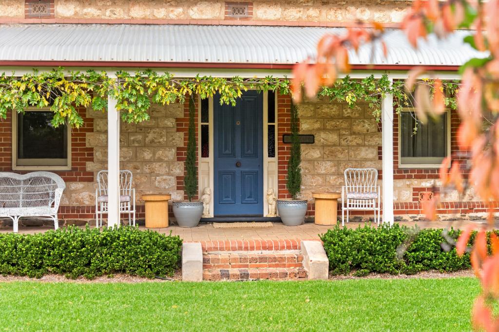 21 Adelaide Rd, Strathalbyn, SA 5255