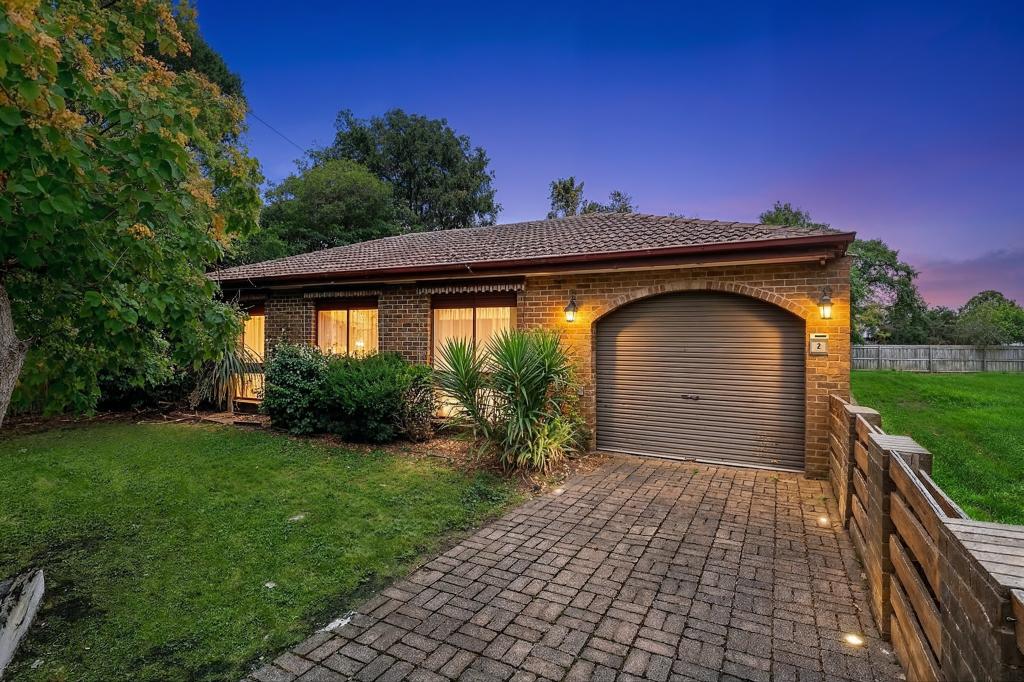 2 Ainsleigh Ct, Cranbourne, VIC 3977