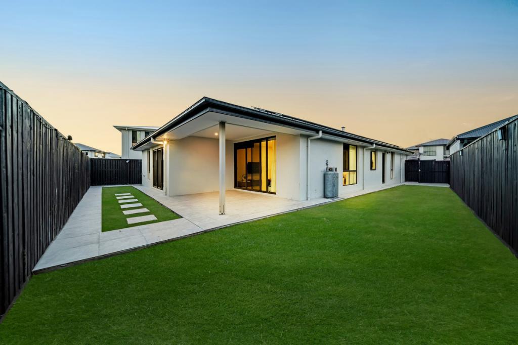 66 Meadow Cct, Helensvale, QLD 4212