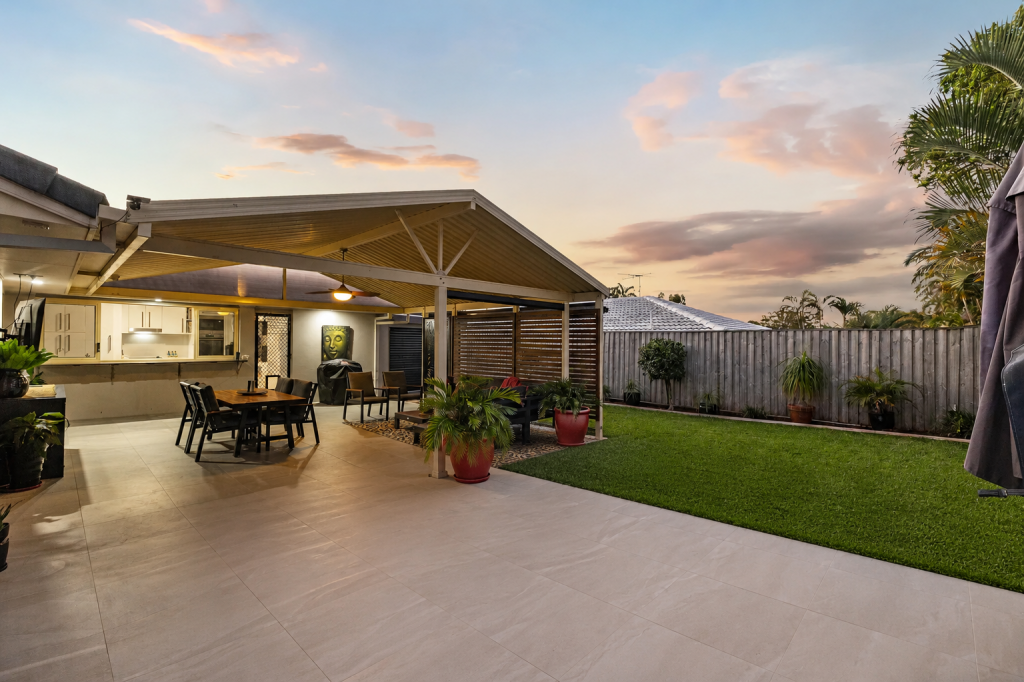 15 FALKIRK PDE, REDLAND BAY, QLD 4165