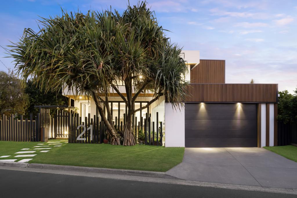21 Boongala Rd, Broadbeach Waters, QLD 4218