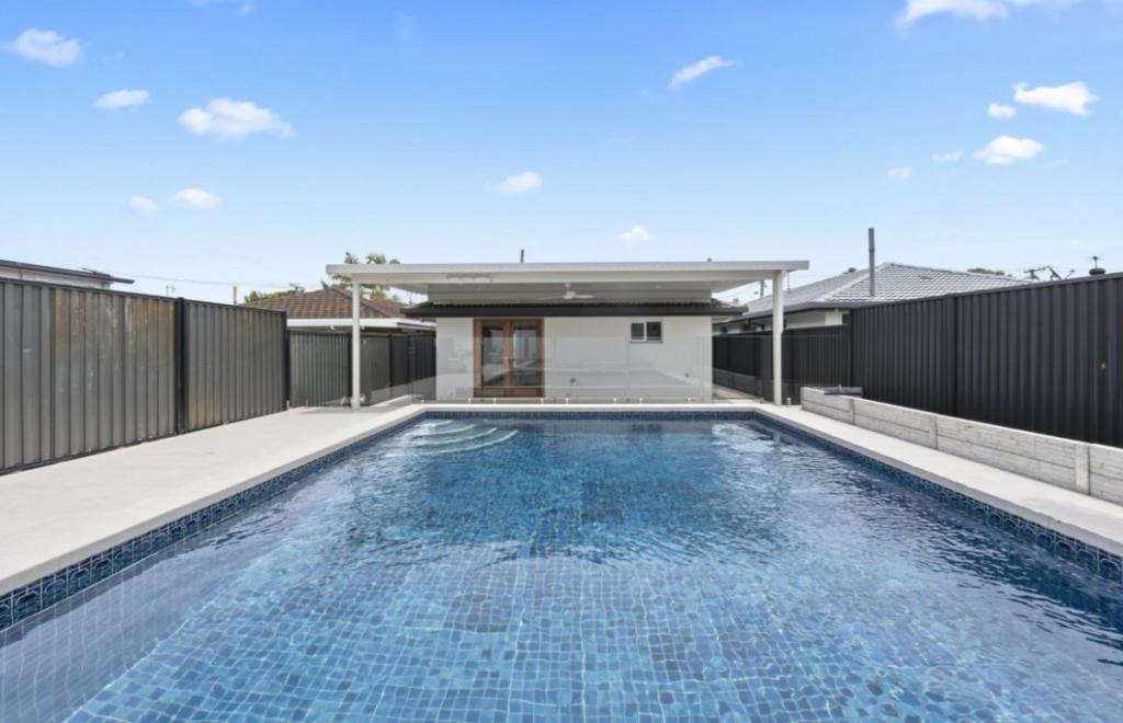 103 Albion Ave, Miami, QLD 4220