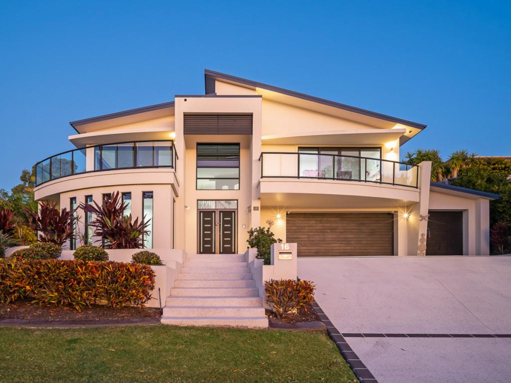 16 Welumba Cl, Pacific Pines, QLD 4211