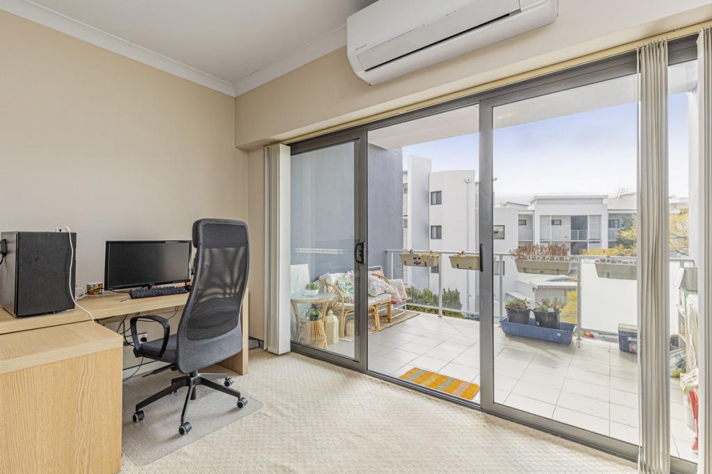 30/2 Walsh Loop, Joondalup, WA 6027